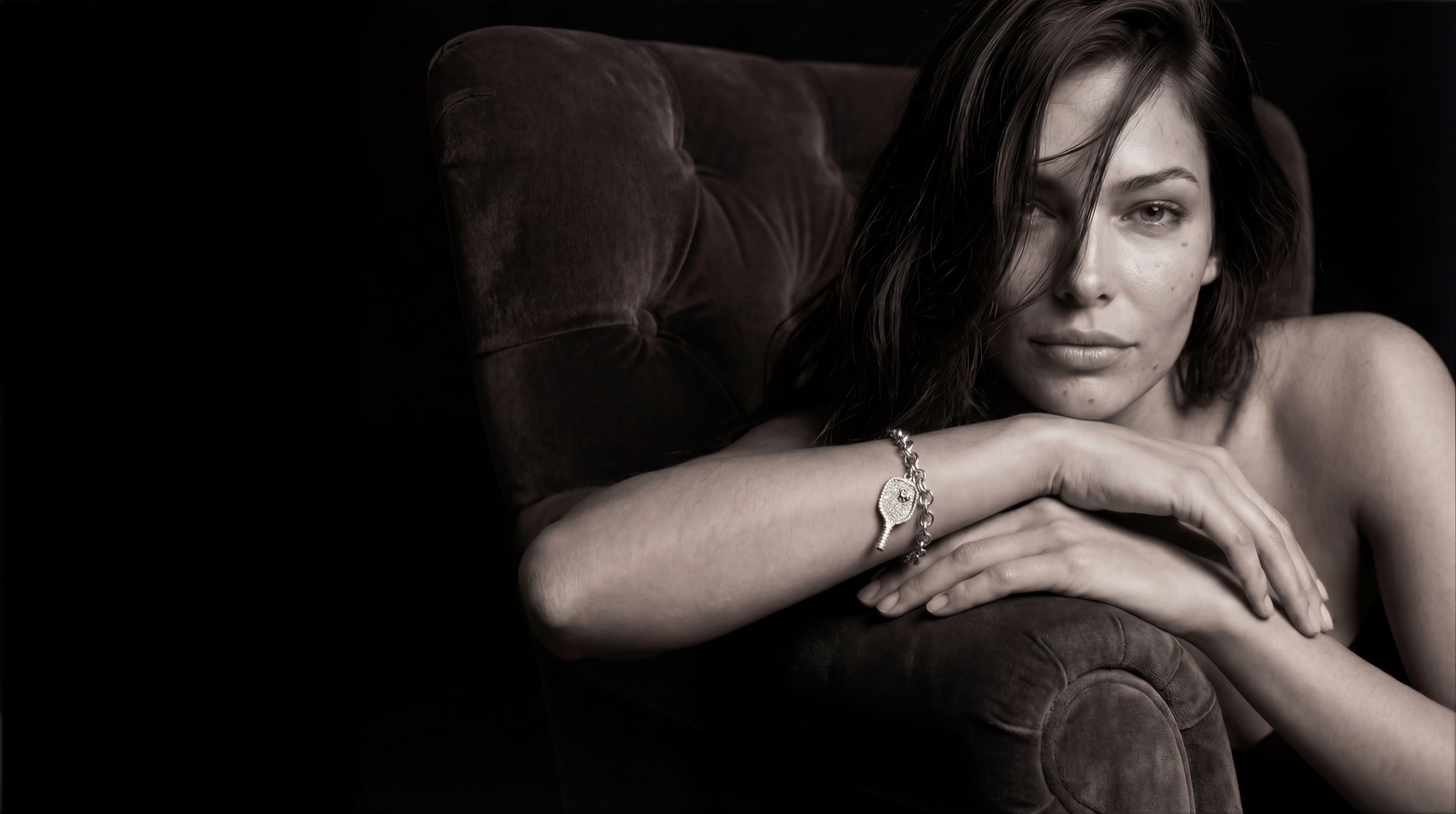 Daniela — sepia campaign portrait